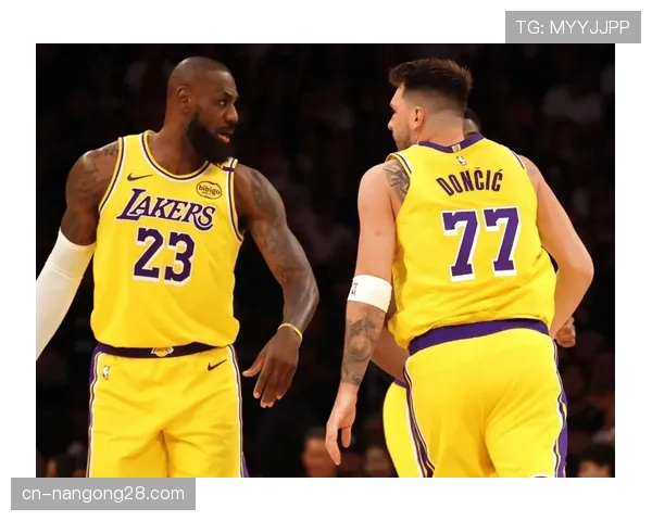 湖人137-130战胜步行者，詹姆斯23分9篮板9助攻准三双